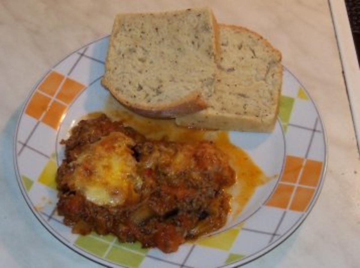 Auberginen-Hackfleisch Gratin mit Ciabatta-Brot - Rezept von connypf