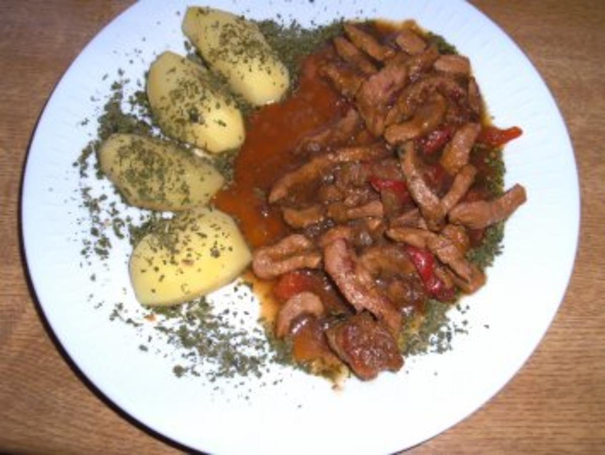 Kalbgeschnetzelte mit Paprika.. - Rezept Eingereicht von Sascha-kocht