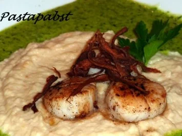 Jakobsmuscheln auf Petersiliepüree in grüner Sauce - Rezept