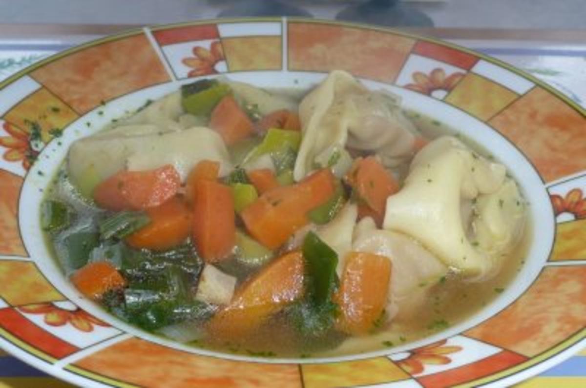 Eintopf: Tortelloni-Suppe - Rezept