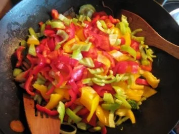 Rezept: Chinesische Gemüsepfanne mit Lendchen Bild Nr. 5 Chinesische Gemüsepfanne mit Lendchen - Rezept - Bild Nr. 5