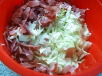 Rezept: Spitzkohlsalat Bild Nr. 3 Spitzkohlsalat - Rezept - Bild Nr. 3