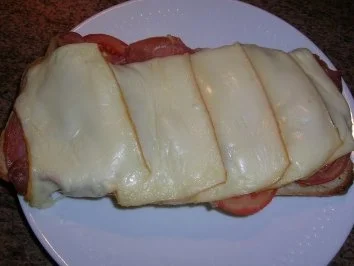 Rezept: Raclette Baguette - wenn Man(n) der kleine Hunger quält --BITTE NICHT BEWERTEN - Bild Nr. 3 Raclette Baguette - wenn Man(n) der kleine Hunger quält --BITTE NICHT BEWERTEN - - Rezept - Bild Nr. 3