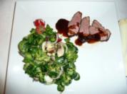 SALAT /FELDSALAT mit Entenbrust mit Parmesanchipsvario... - Rezept