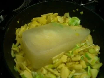 Rezept: Kartoffel-Lauch-Suppe mit Spargelnote Bild Nr. 5 Kartoffel-Lauch-Suppe mit Spargelnote - Rezept - Bild Nr. 5