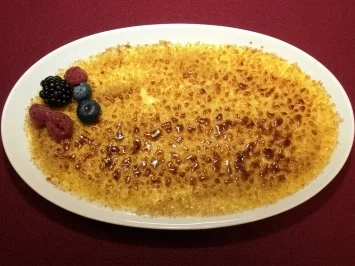 Zitronengras-Crème-Brûlée mit Waldbeeren (Alexandra Polzin) - Rezept