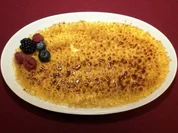 Zitronengras-Crème-Brûlée mit Waldbeeren (Alexandra Polzin) - Rezept
