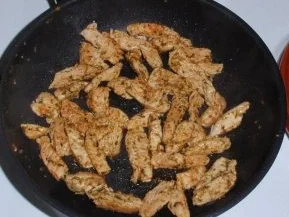 Rezept: Bunter Salat mit Putenbruststreifen und einem fruchtigem Dressing Bild Nr. 2 Bunter Salat mit Putenbruststreifen und einem fruchtigem Dressing - Rezept - Bild Nr. 2