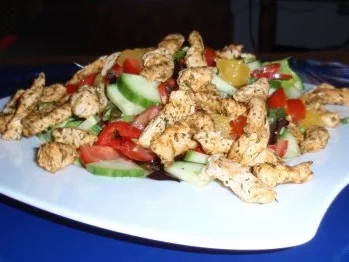 Rezept: Bunter Salat mit Putenbruststreifen und einem fruchtigem Dressing Bild Nr. 9 Bunter Salat mit Putenbruststreifen und einem fruchtigem Dressing - Rezept - Bild Nr. 9