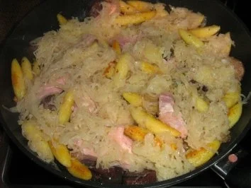 Rezept: Schupfnudeln mit Paprika, Kraut und den Resten der Schlachtplatte Bild Nr. 4 Schupfnudeln mit Paprika, Kraut und den Resten der Schlachtplatte - Rezept - Bild Nr. 4