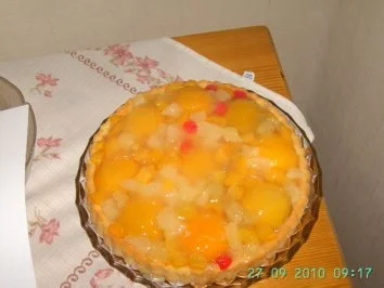 Pfirsichtorte mit zusätzlichen gemischten Obst - Rezept