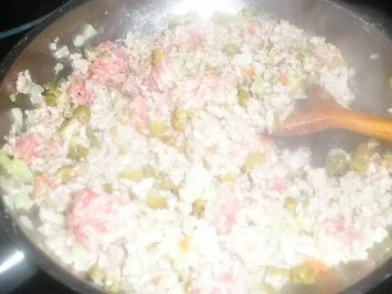 Rezept: Gefüllte Paprika spanische Art mit Tomatensauce und Reis Bild Nr. 3 Gefüllte Paprika spanische Art mit Tomatensauce und Reis - Rezept - Bild Nr. 3