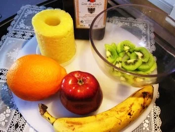 Rezept: Obstsalat mit kleinem Schwips ... Bild Nr. 2 Obstsalat mit kleinem Schwips ... - Rezept - Bild Nr. 2