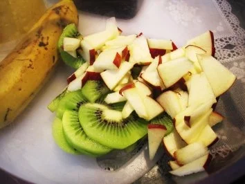 Rezept: Obstsalat mit kleinem Schwips ... Bild Nr. 3 Obstsalat mit kleinem Schwips ... - Rezept - Bild Nr. 3