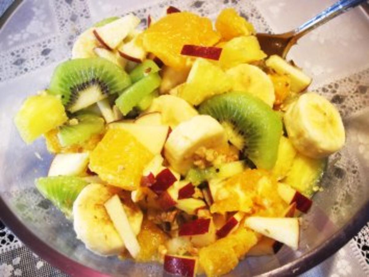 Obstsalat Mit Kleinem Schwips Rezept Kochbar De