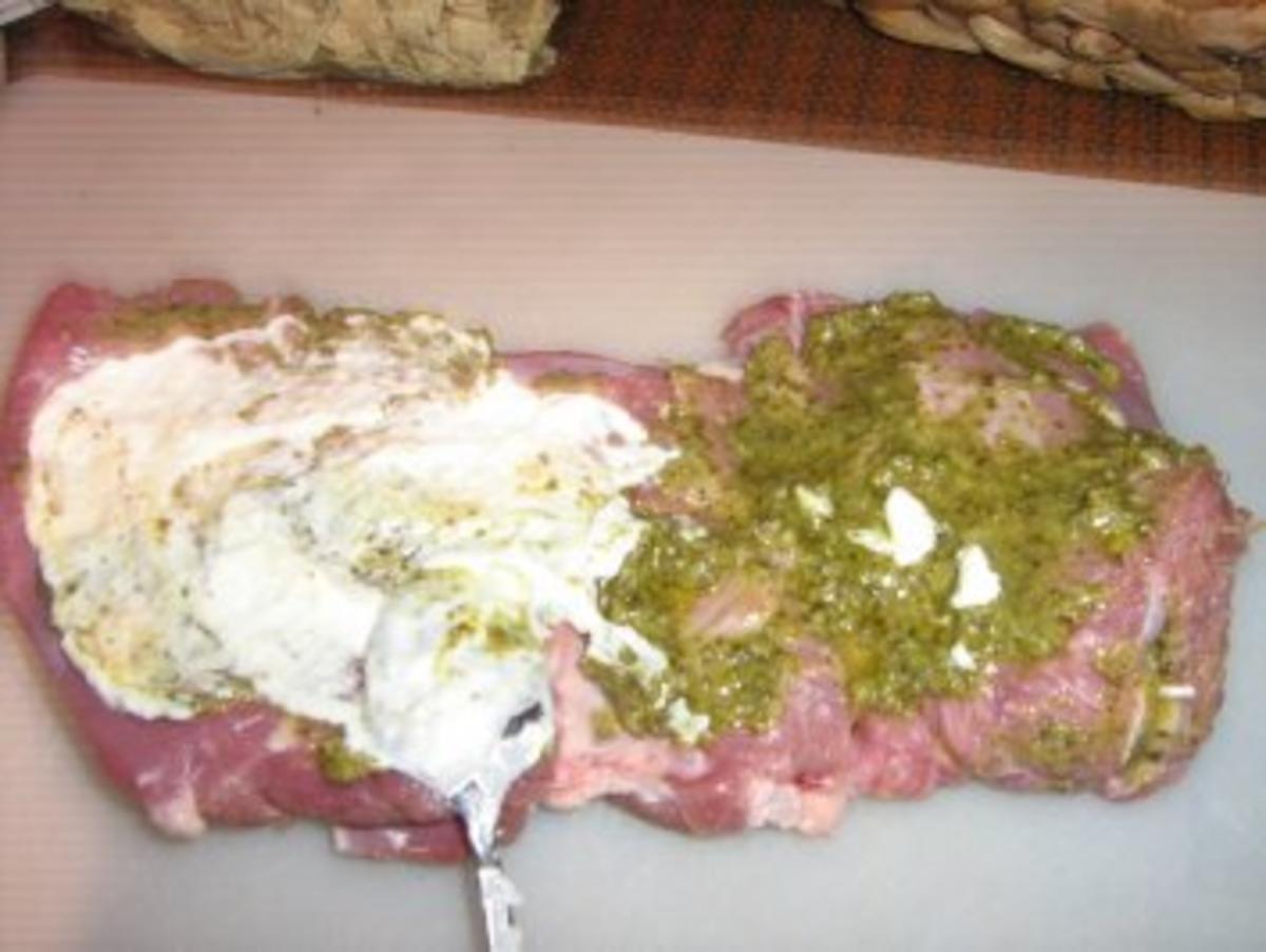 Putenrollbraten mit Gemüse-Pilzragout an Bärlauchnudeln - Rezept - Bild Nr. 3