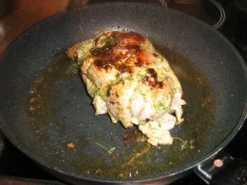 Putenrollbraten mit Gemüse-Pilzragout an Bärlauchnudeln - Rezept - Bild Nr. 5