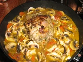 Putenrollbraten mit Gemüse-Pilzragout an Bärlauchnudeln - Rezept - Bild Nr. 7