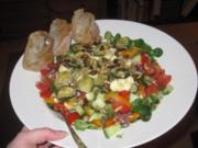 Feldsalat mit Allerlei (gegrillter Feta mit Zucchini) - Rezept