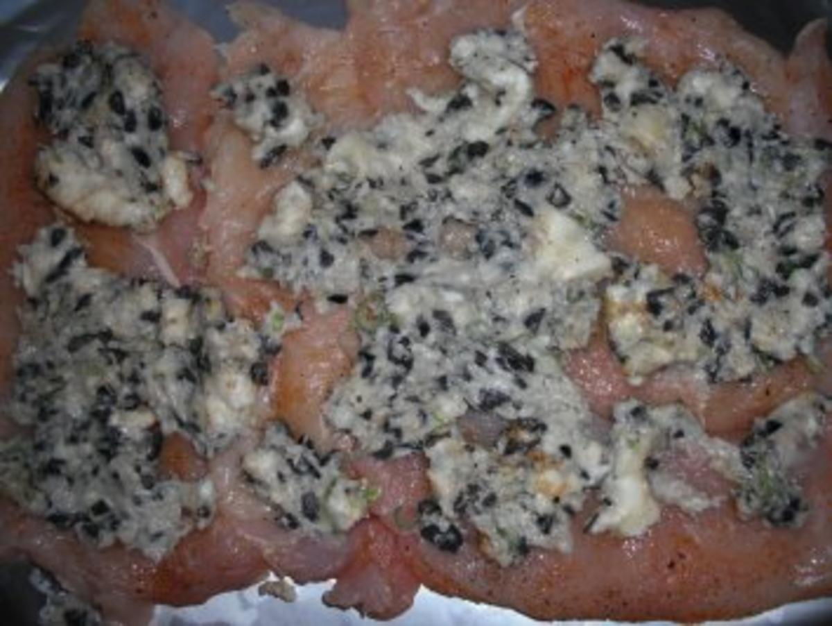 Hähnchenfiletroulade mit Gorgonzola und Oliven - Rezept - Bild Nr. 2