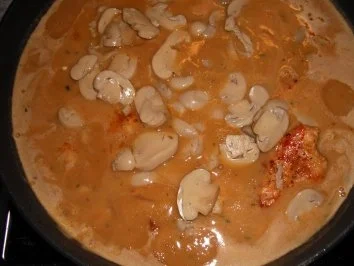 Rezept: Hähnchenschnitzel in Zwiebel-Champignonsoße Bild Nr. 2 Hähnchenschnitzel in Zwiebel-Champignonsoße - Rezept - Bild Nr. 2