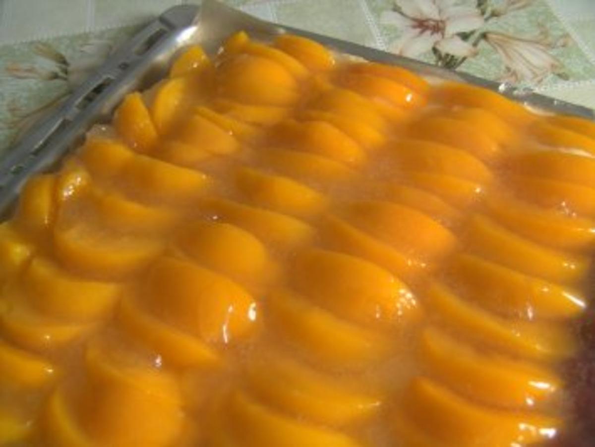 Blechkuchen -- Pfirsichkuchen - Rezept - Bild Nr. 2
