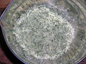 Kräuter-Puten-Rollbraten mit "Gazpacho"  Sauce - Rezept - Bild Nr. 4