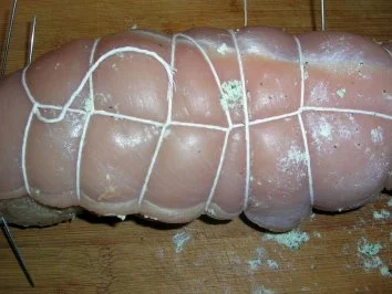 Kräuter-Puten-Rollbraten mit "Gazpacho"  Sauce - Rezept - Bild Nr. 8