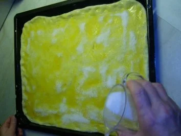 Rezept: Zuckerkuchen oder auch Polterkuchen Bild Nr. 9 Zuckerkuchen oder auch Polterkuchen - Rezept - Bild Nr. 9