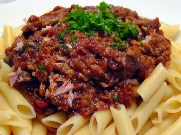 Penne mit Tomaten-Thunfisch Sauce - Rezept