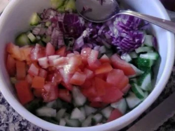 Beilage: Tomaten-Gurkensalat - Rezept - Bild Nr. 4