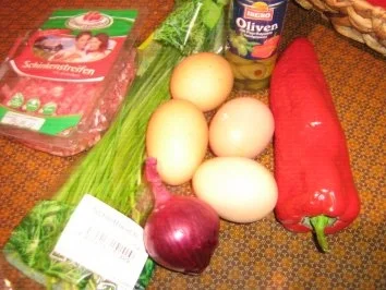 Frittata mit Schinkenspeckstreifen Paprika und Oliven - Rezept - Bild Nr. 2