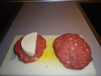 Hacksteak mit Schafskäe und Baccon Pilzen - Rezept - Bild Nr. 2