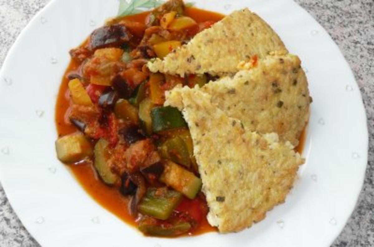 Gemüse: Ratatouille mit Reisfladen - Rezept