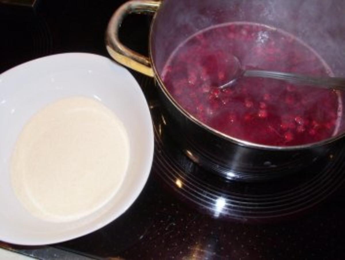 Desserts: Finnischer Preiselbeerschaum auf Joghurt - Rezept - Bild Nr. 4