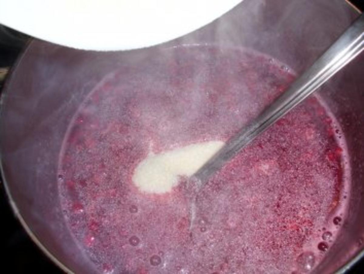 Desserts: Finnischer Preiselbeerschaum auf Joghurt - Rezept - Bild Nr. 5