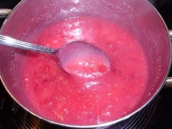 Rezept: Desserts: Finnischer Preiselbeerschaum auf Joghurt Bild Nr. 6 Desserts: Finnischer Preiselbeerschaum auf Joghurt - Rezept - Bild Nr. 6