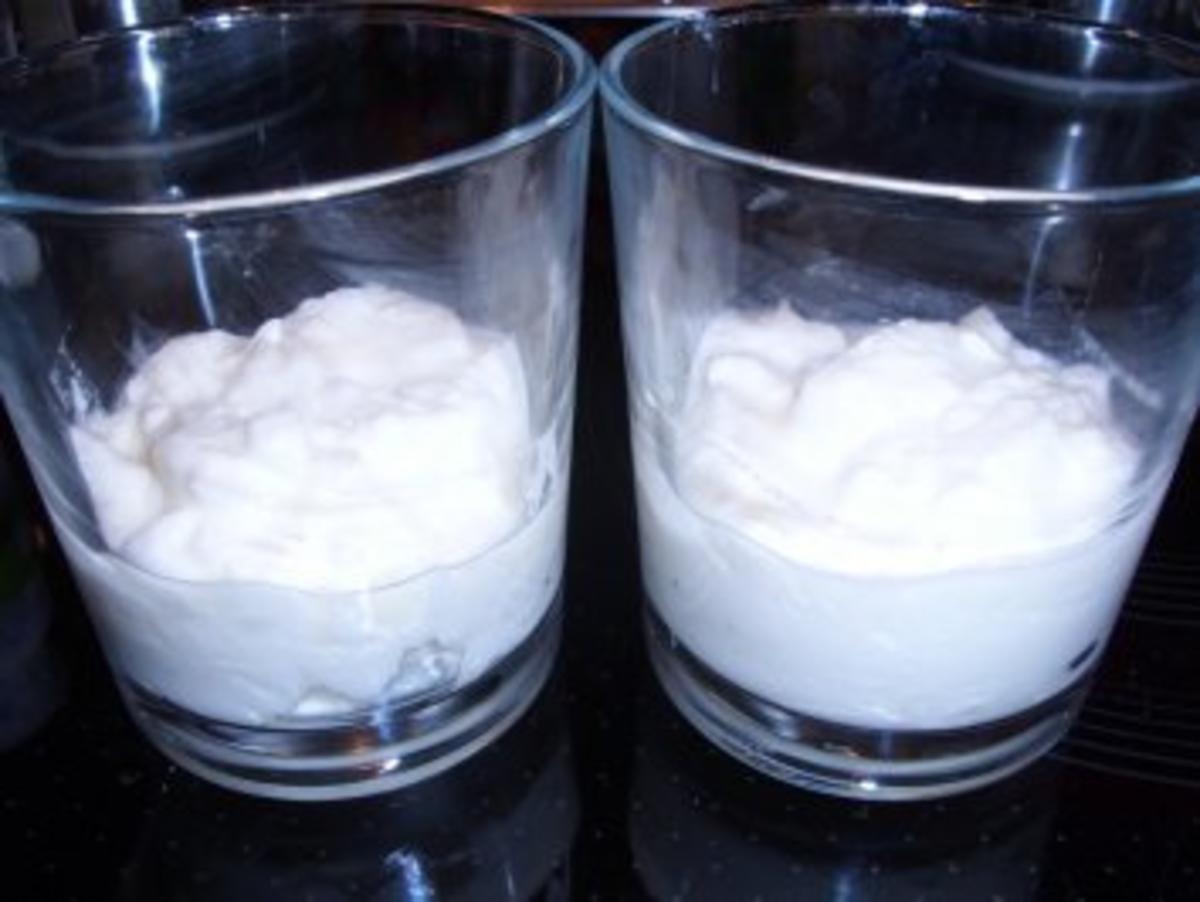 Desserts: Finnischer Preiselbeerschaum auf Joghurt - Rezept - Bild Nr. 8