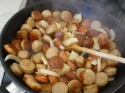 Porree-Eintopf mit Würstchen - Rezept