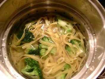 Rezept: TAGLIATELLE in herzhafter Gesellschaft Bild Nr. 5 TAGLIATELLE in herzhafter Gesellschaft - Rezept - Bild Nr. 5