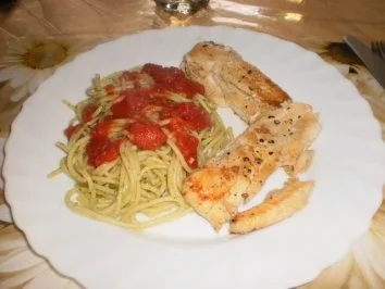 Spaghetti mit Pesto und feinem Fischfilet - Rezept