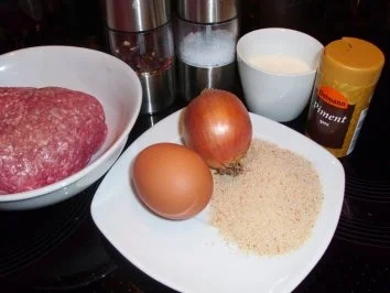 Fleisch: Schwedische Fleischbällchen in Preisbeersauce - Rezept - Bild Nr. 2