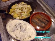 "Oma´s Bratkartoffeln" mit eingelegte Heringe...zur Auswahl ! - Rezept