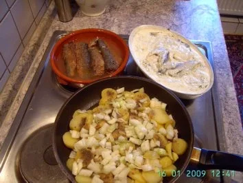 "Oma´s Bratkartoffeln" mit eingelegte Heringe...zur Auswahl ! - Rezept - Bild Nr. 4
