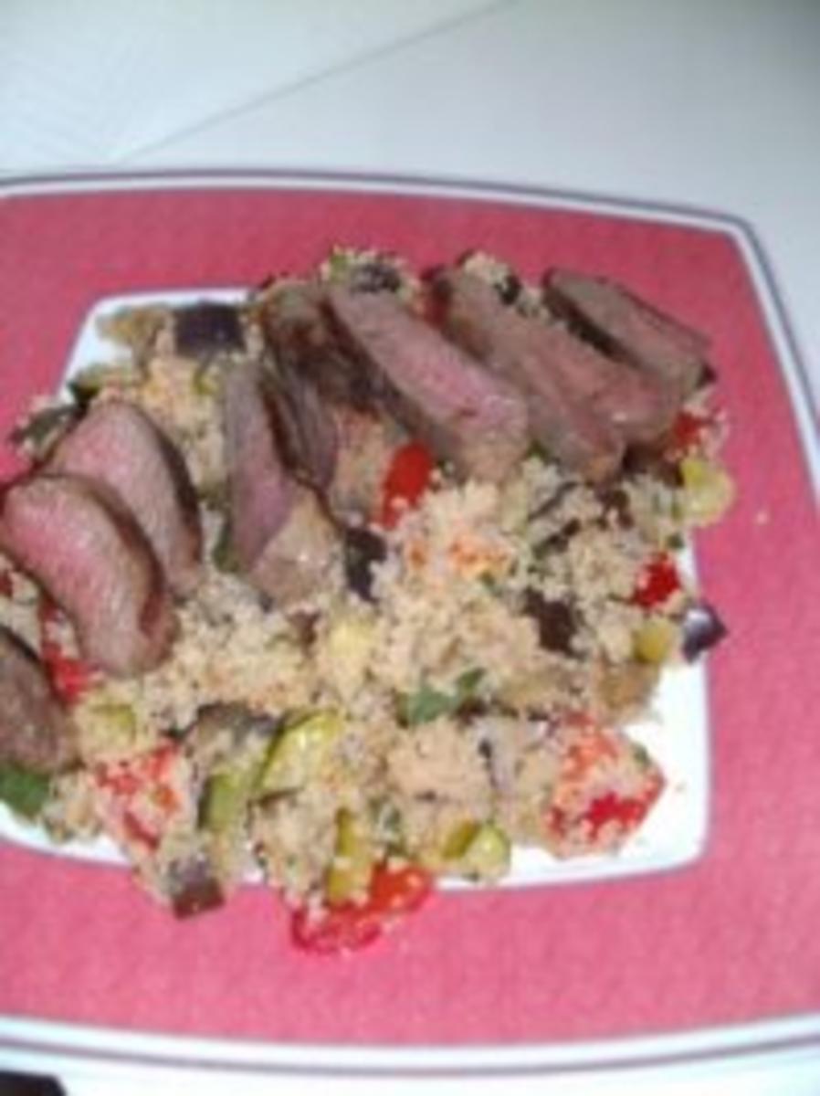 Lammlachse auf Auberginen-Couscous-Salat - Rezept Eingereicht von Forny