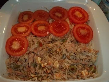 Ofentomaten mit Ziegenkäse auf Thunfisch-Oliven-Feta-Reis - Rezept - Bild Nr. 3