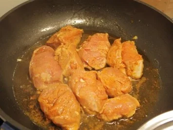 Rezept: Schweinemedailons in Balsamicocreme an Karotten-Apfel-Mus und Ofenkartoffeln Bild Nr. 4 Schweinemedailons in Balsamicocreme an Karotten-Apfel-Mus und Ofenkartoffeln - Rezept - Bild Nr. 4