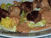 Hackbällchen an Erdnusssauce - Rezept