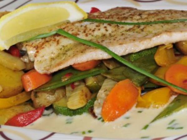 Bodenseefelchen mit Meerrettich Sahnesauce - einfach - von tonka Bodenseefelchen mit Meerrettich Sahnesauce - einfach - von tonka