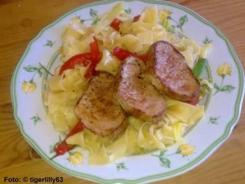 Rezept: Schweinefilet auf Lauch-Bandnudeln Schweinefilet auf Lauch-Bandnudeln - Rezept